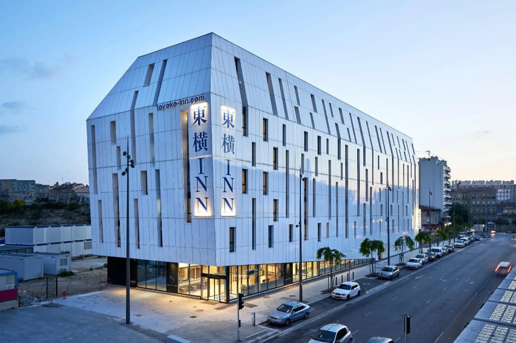 Toyoko Inn Marseille Saint Charles - Photo 1