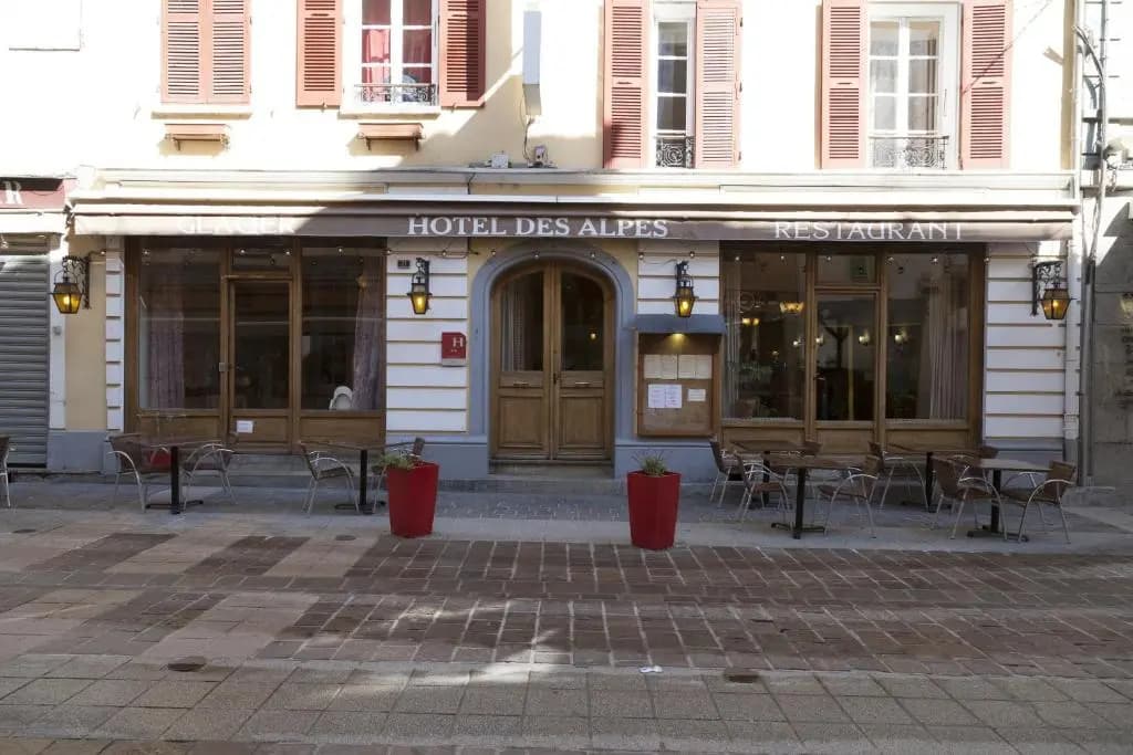 Hôtel des Alpes - Photo 1
