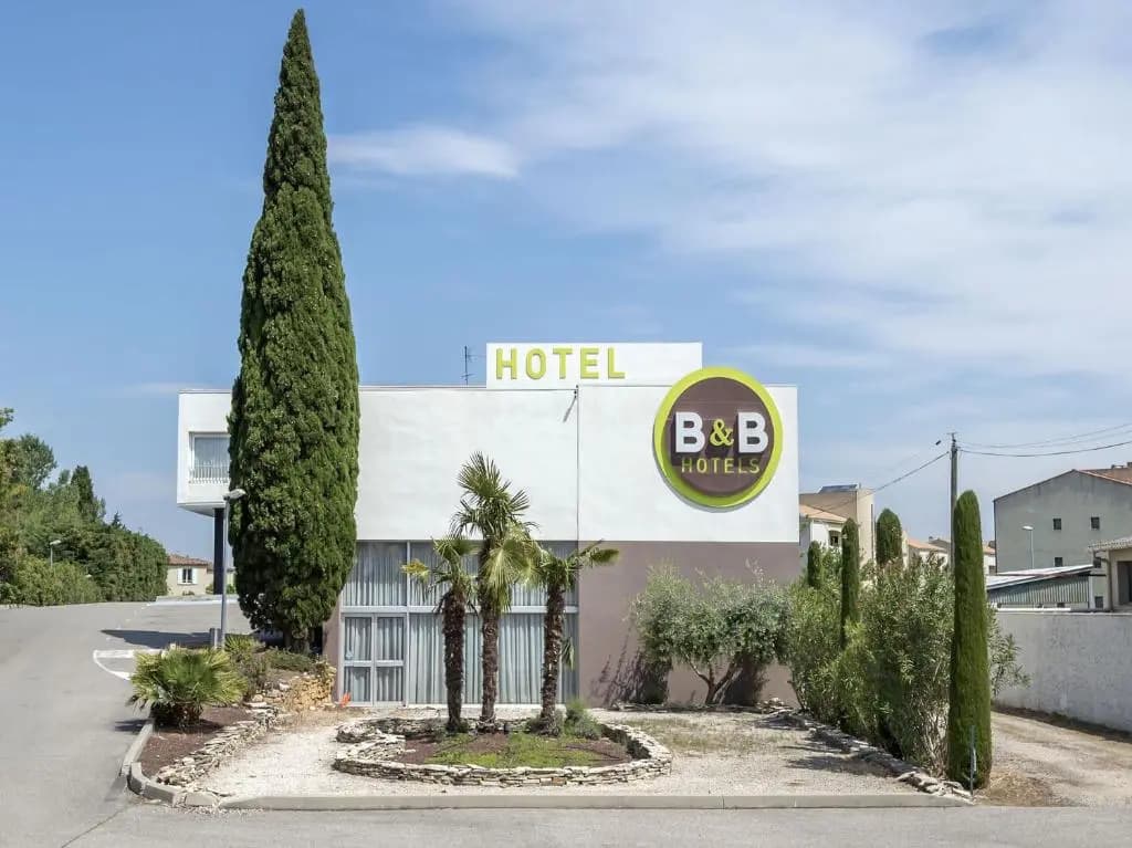 B&B Hotel ORANGE - Echangeur A7 A9 - Photo 1