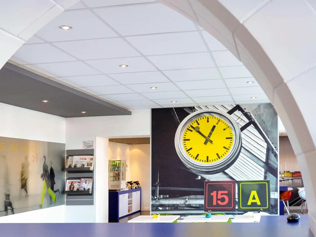 ibis Styles Vannes Gare Centre - Photo 2