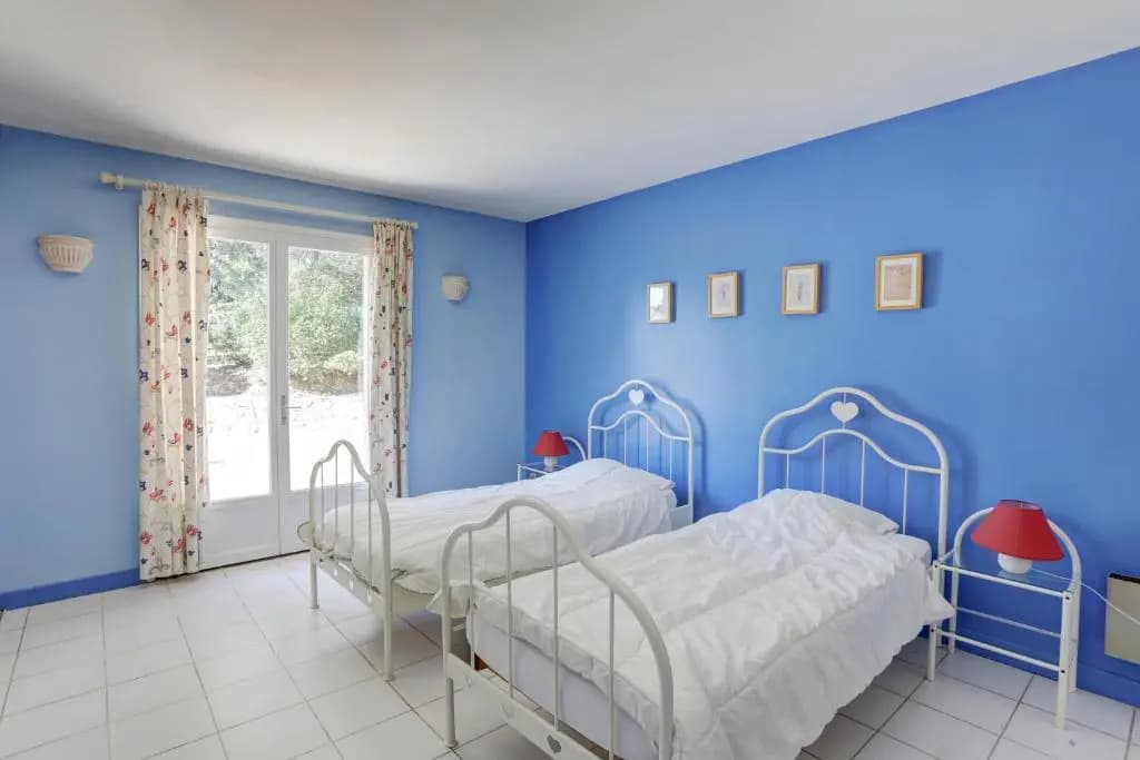 villa 8 pers, climatisée, piscine chauffée, un havre de paix sous les pins parasols - Photo 4