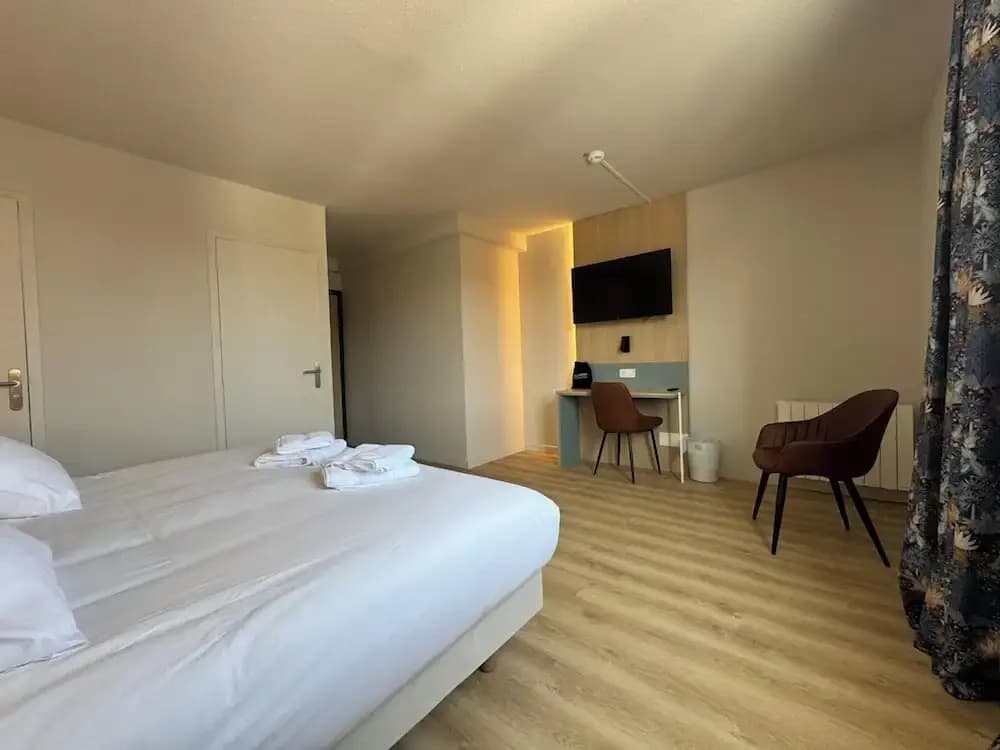 Brit Hotel Confort Carhaix - Photo 4