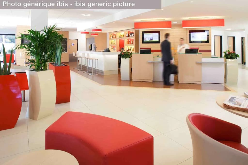 Hotel ibis Avallon - Photo 2
