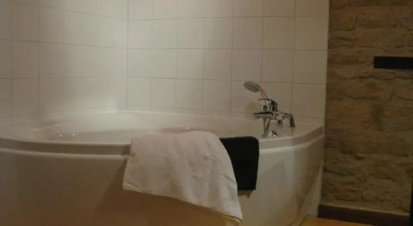 Chambres d'Hotes La Fraiseraie - Miniature 8