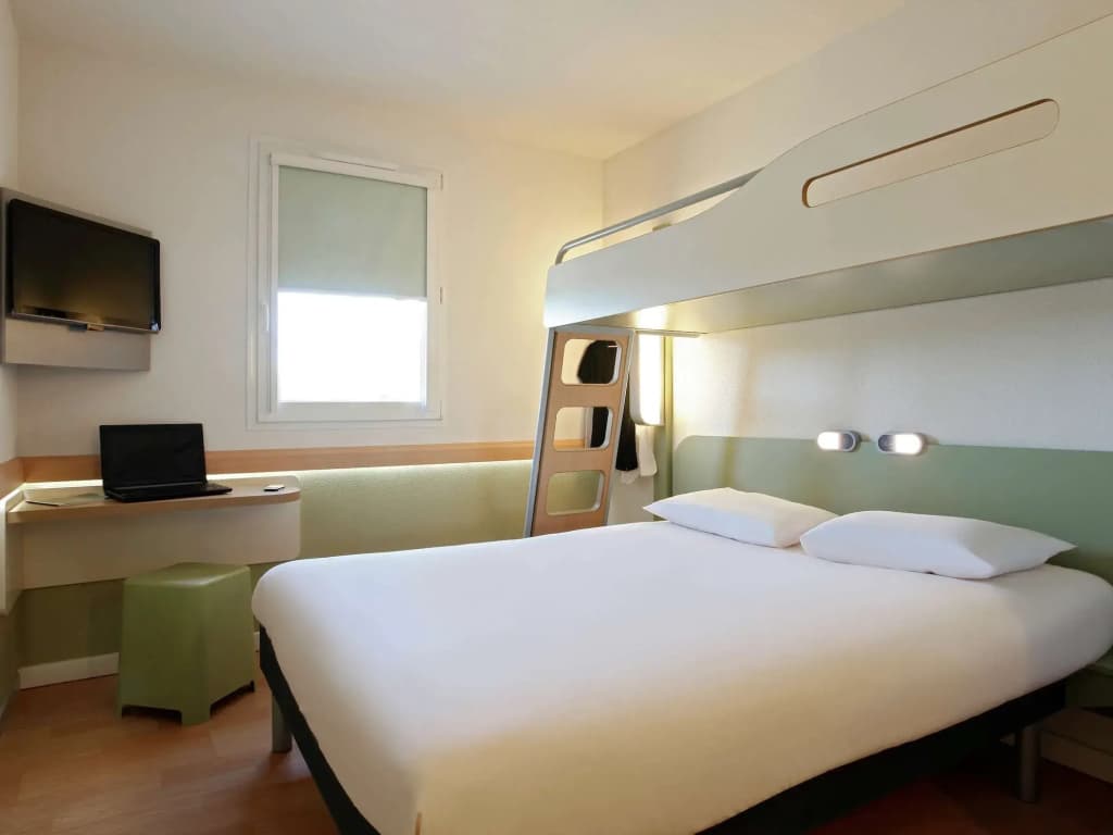 ibis budget Manosque Cadarache - Photo 4