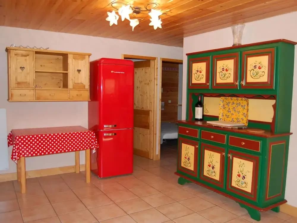 Spacious Holiday Home Near Center of Champagny - Photo 4