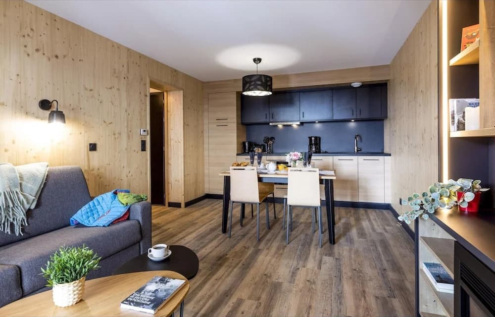 Apartment in Le Corbier With Heated Pool - Miniature 6