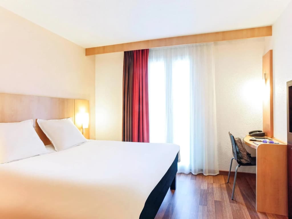 ibis Hyères Centre - Photo 3