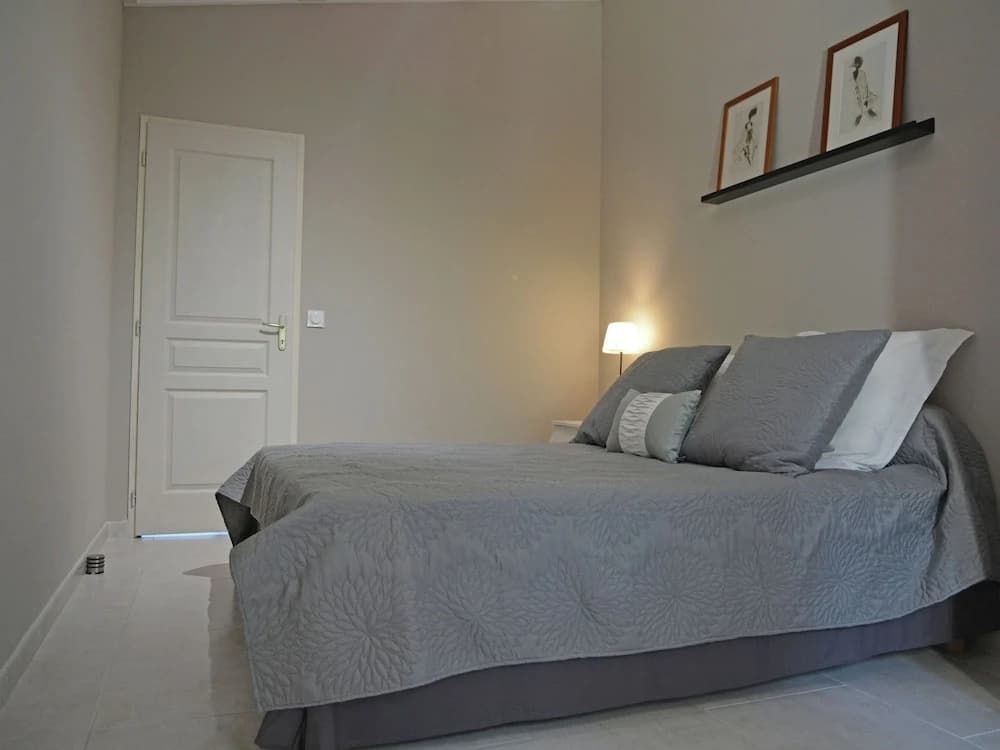 Luxury Villa with Jacuzzi in Carpentras Provence - Photo 5
