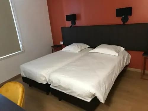 3B Hôtel de Bordeaux - Photo 2
