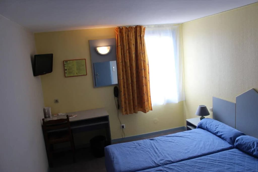 Crau Hotel - Photo 5