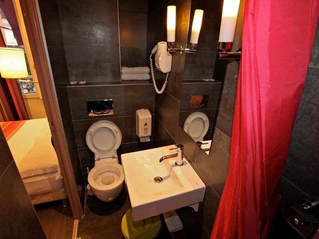 Plug Inn Boutique Hostel - Miniature 8