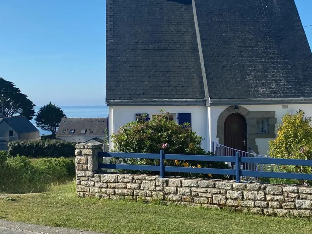 Les pieds dans l'eau ! Venez decouvrir cette charmante maison de 90m2 situee a Sarzeau ! - Photo 1