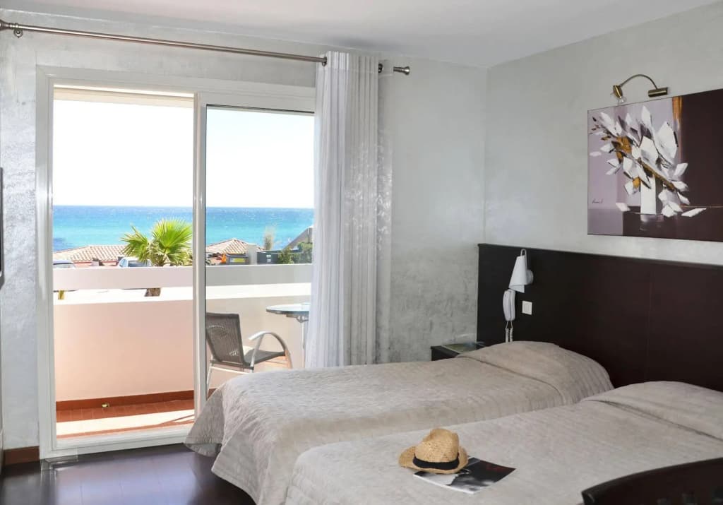Hôtel La Plage - Photo 3