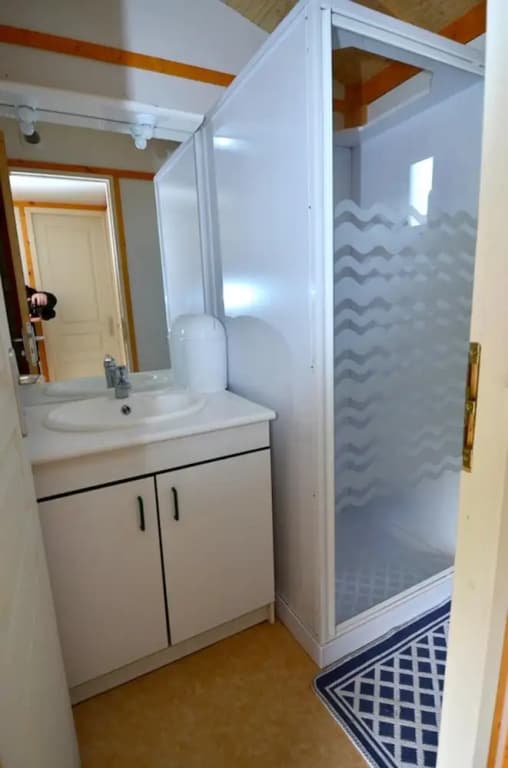 Chalet With 2 Bedrooms in Les Tourettes, With Pool Access and Enclosed - Miniature 7
