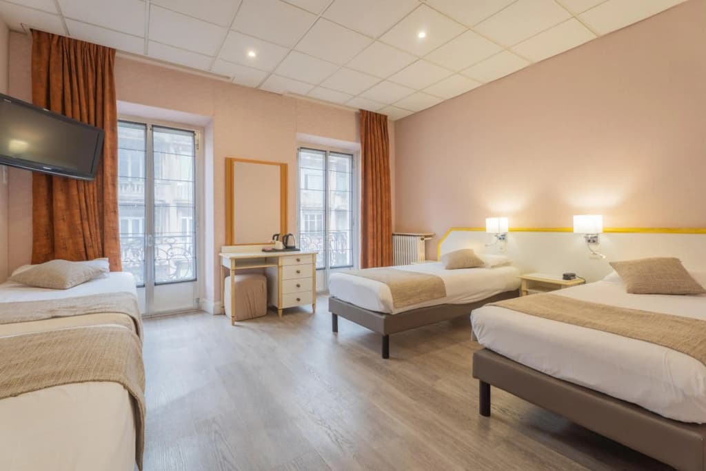Hotel Busby - Photo 5
