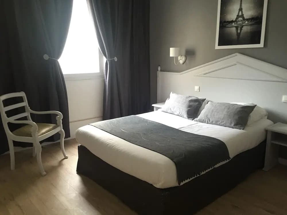 Lux Hotel - Photo 5