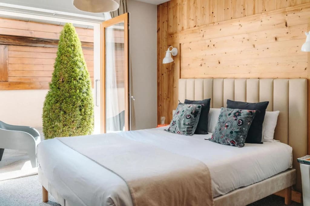 Les Deux Gares and Spa Hotel - Photo 2