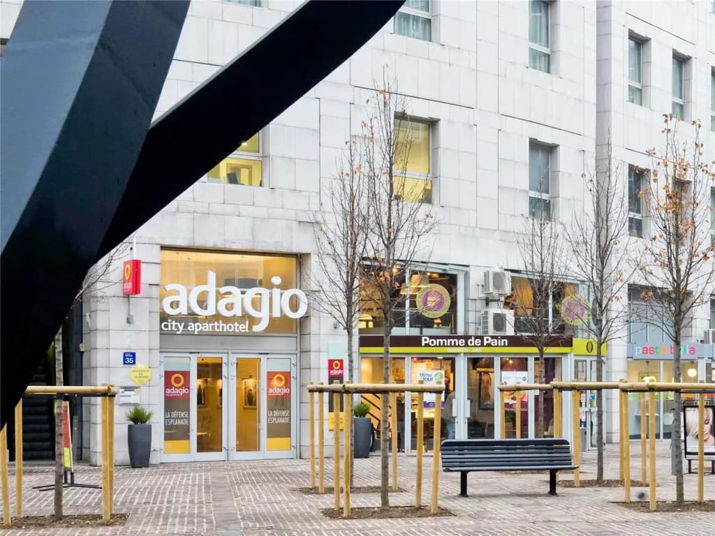 Aparthotel Adagio La Défense Esplanade - Photo 1