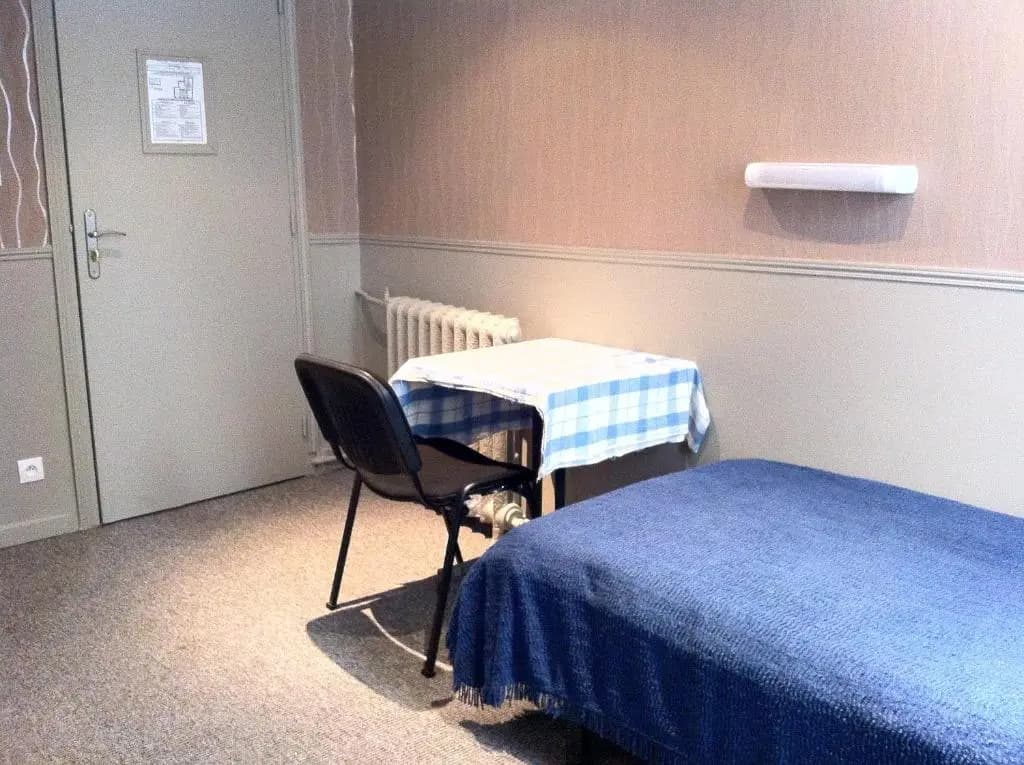 Hotel Des Arts - Miniature 8