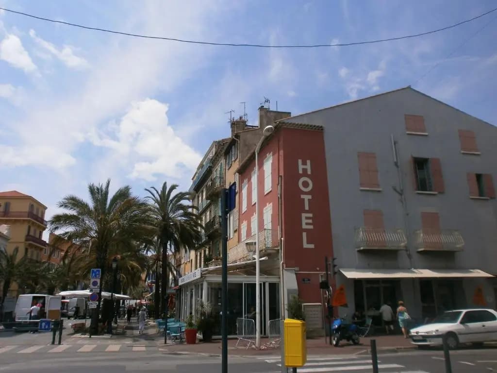 La Fregate Sarl - Photo 1