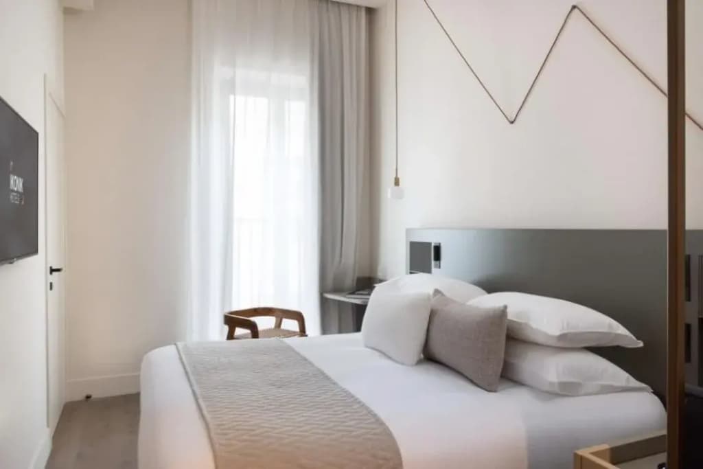 Ikonik Jean Medecin Hotel - Photo 5