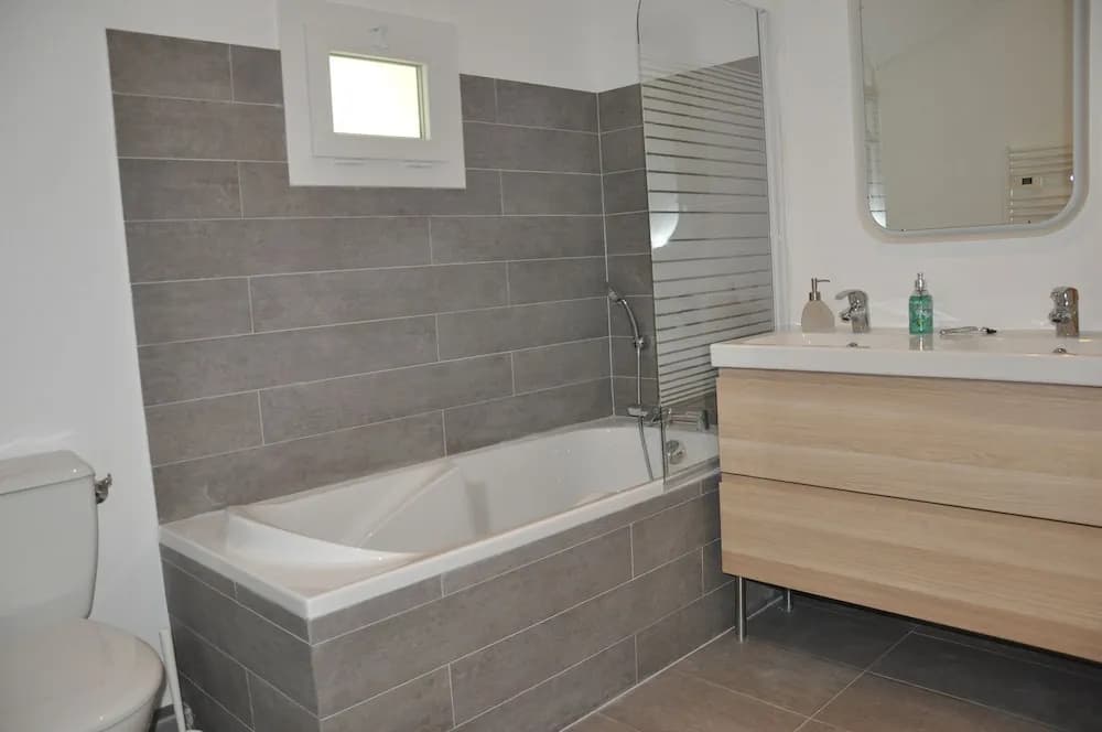 Maison Jacuzzi - Miniature 8