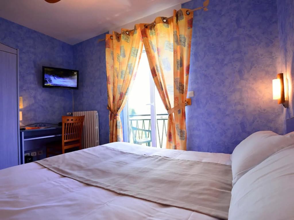 Hotel Beausejour - Photo 2