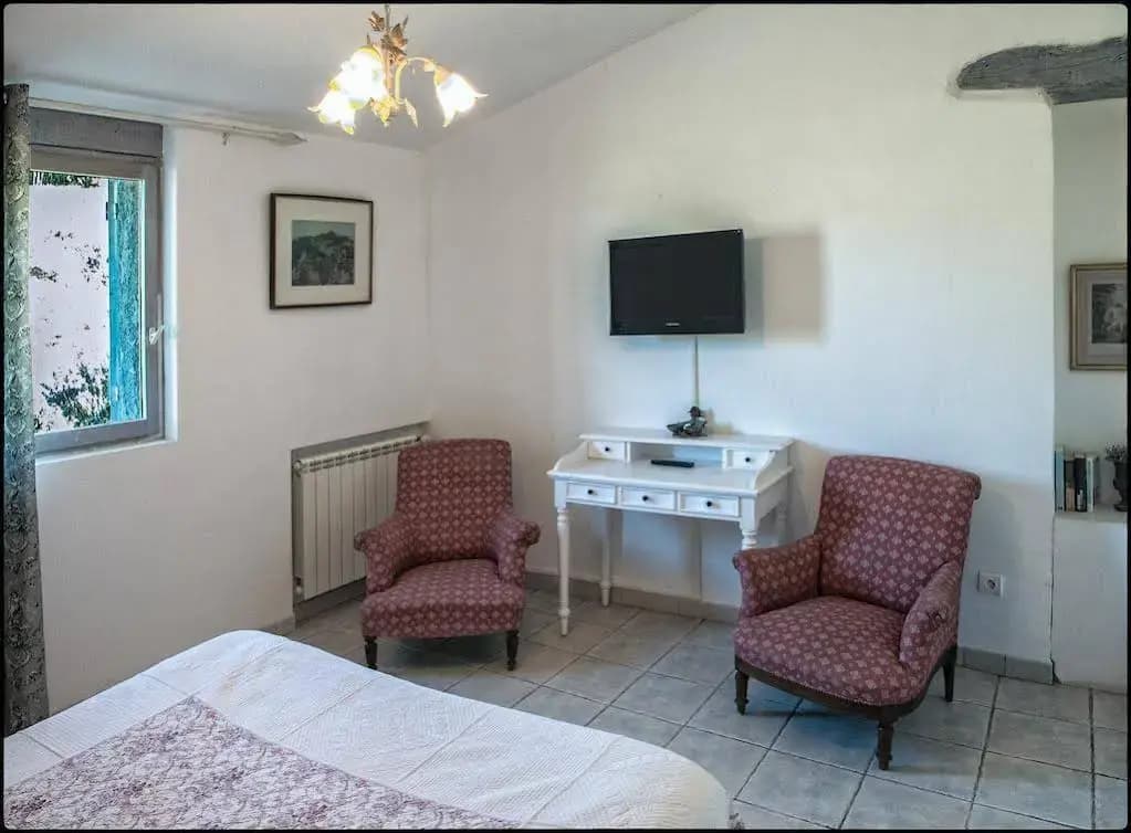 Ecuries Sainte Croix - Photo 1