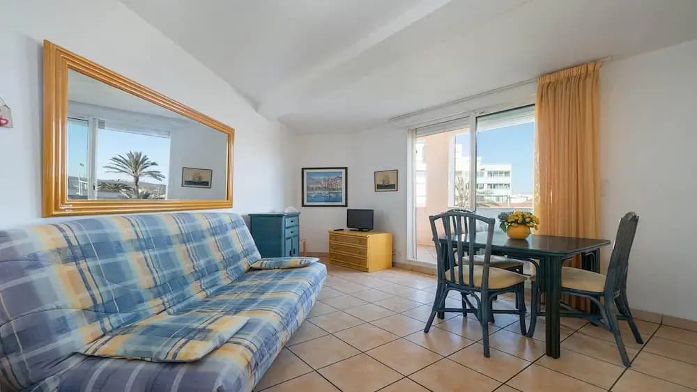 Stylish Beachside Stay, Cap D'agde - Photo 4