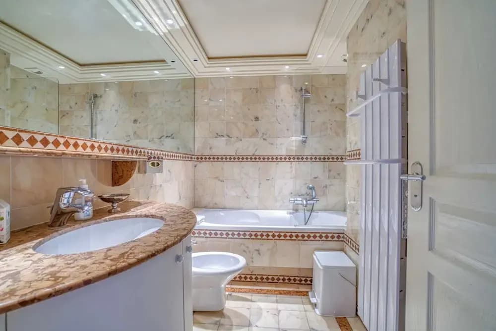 Apartment 60sqm on the Croisette - Balcony With sea View - Miniature 7