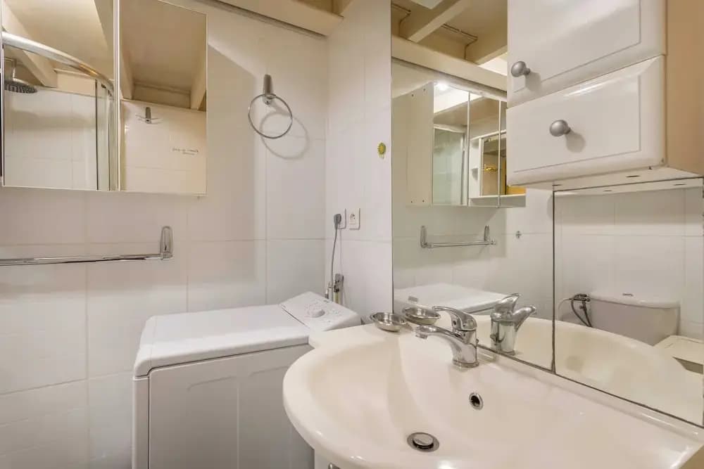 Charming Duplex With 1 Bedroom - Miniature 7