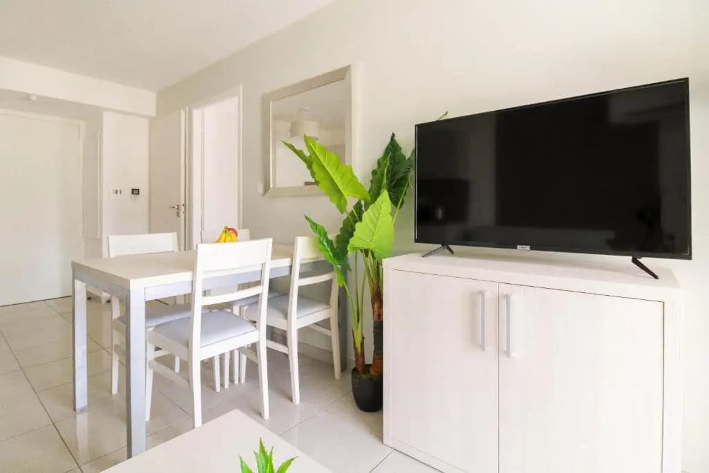 SELECT'SO HOME - Résidence Le Poséidon - Piscine & Parking - Prestations de qualité & Services Hôteliers - POS03 - Miniatu...