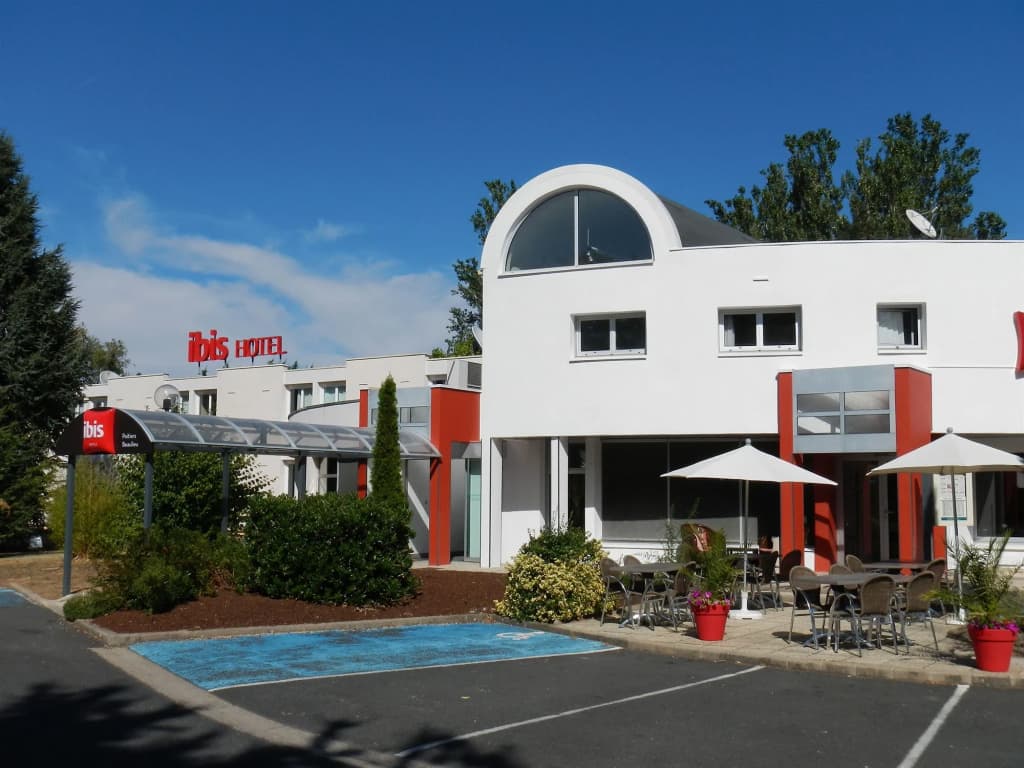 ibis Poitiers Beaulieu - Photo 1