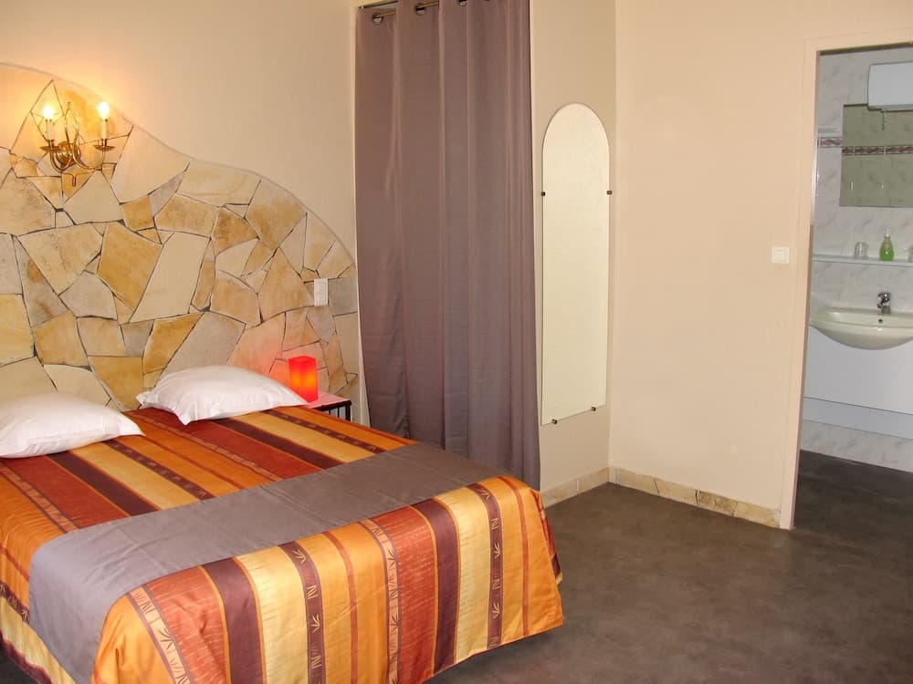 Hôtel et Studios Les Amandiers - Photo 5