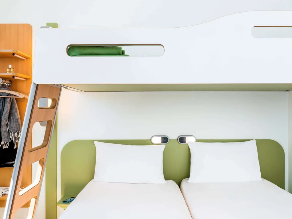 ibis budget Saint Quentin en Yvelines Velodrome - Miniature 6