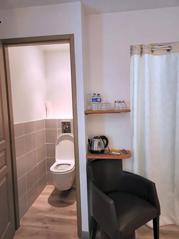 Chambres privées à Hautvillers, berceau du champagne avec salle de bain et toilettes incluses - Miniature 6