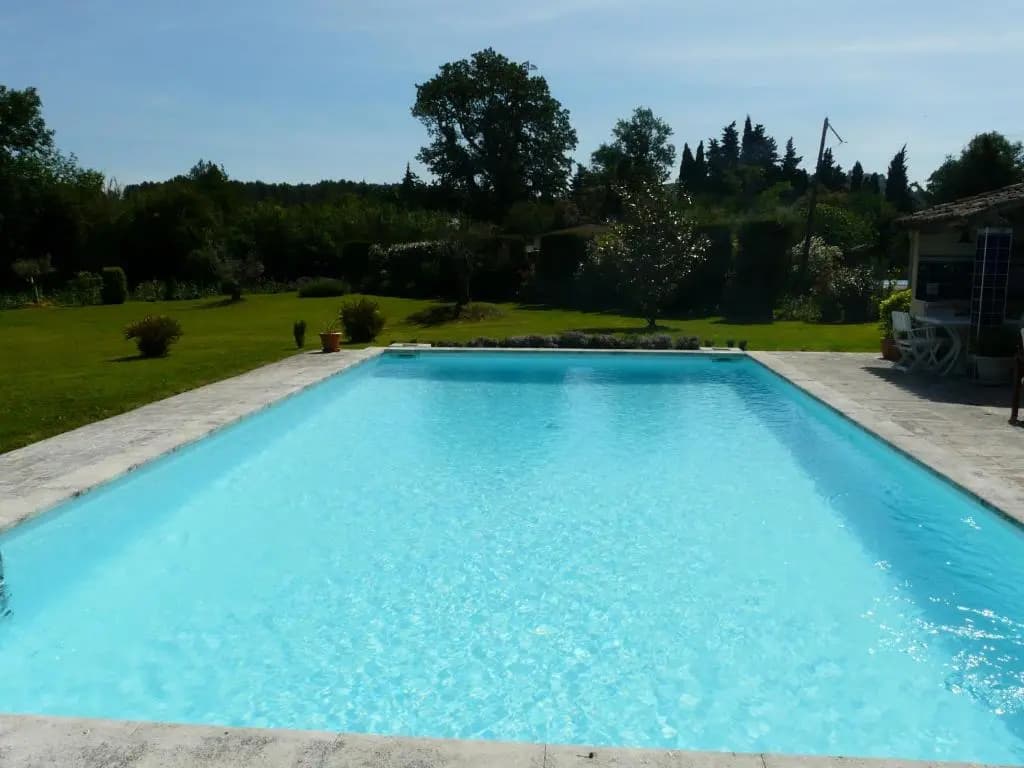Partie de Mas Provençal de Charme, Avec Une Grande Piscine, Située En Campagne Proche D'Eygalières, Au Coeur 4 Personnes,...