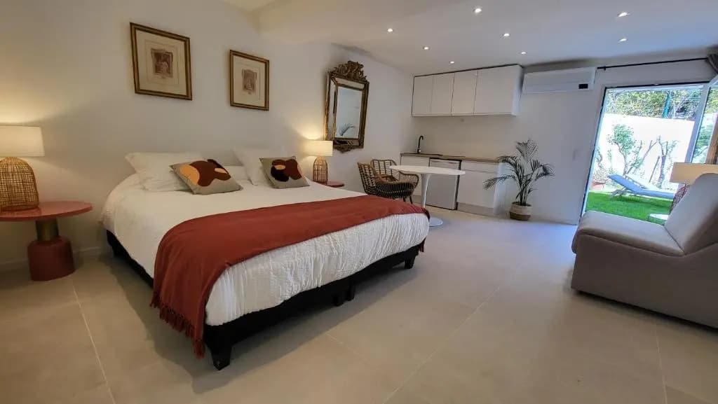 Ideal BnB - Photo 1