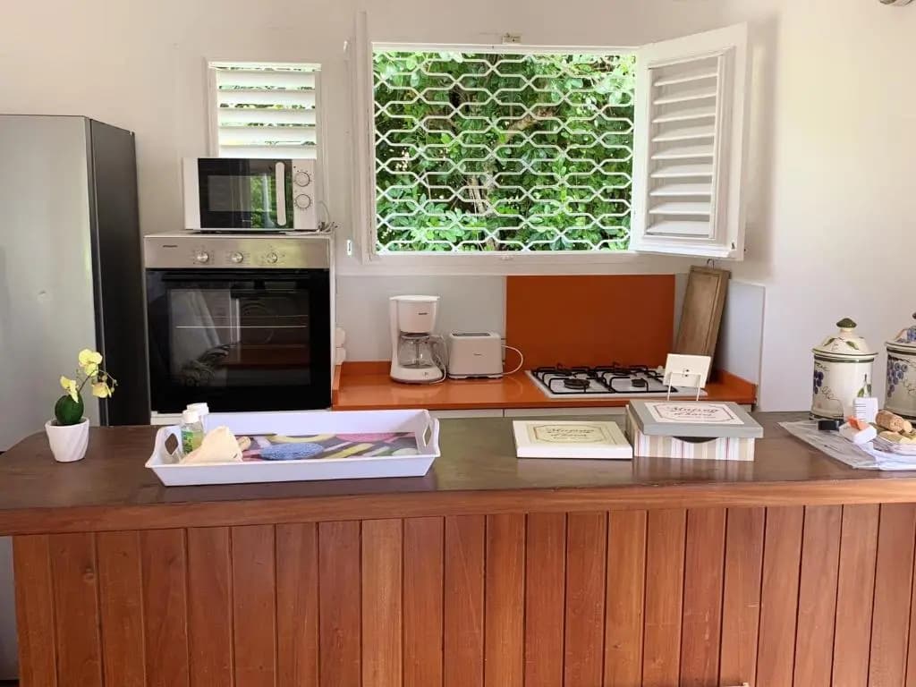 Bungalow de 2 chambres a Le Diamant a 50 m de la plage avec vue sur la mer jardin clos et wifi - Photo 2