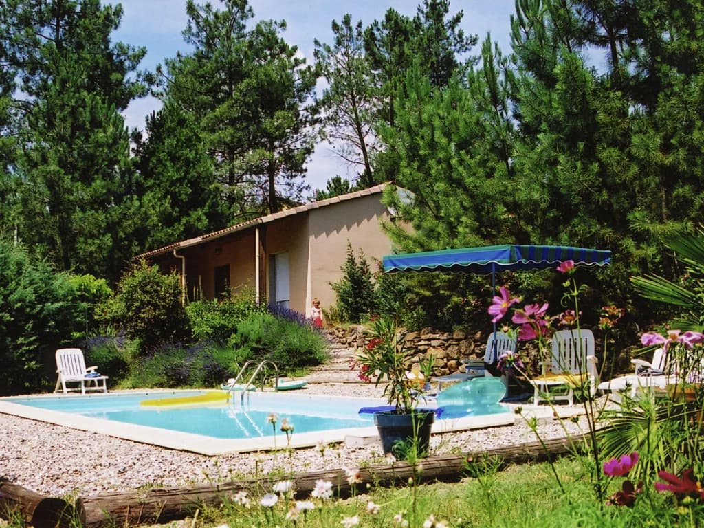 Serene Holiday Home in Les Salelles With Swimming Pool - Photo 2