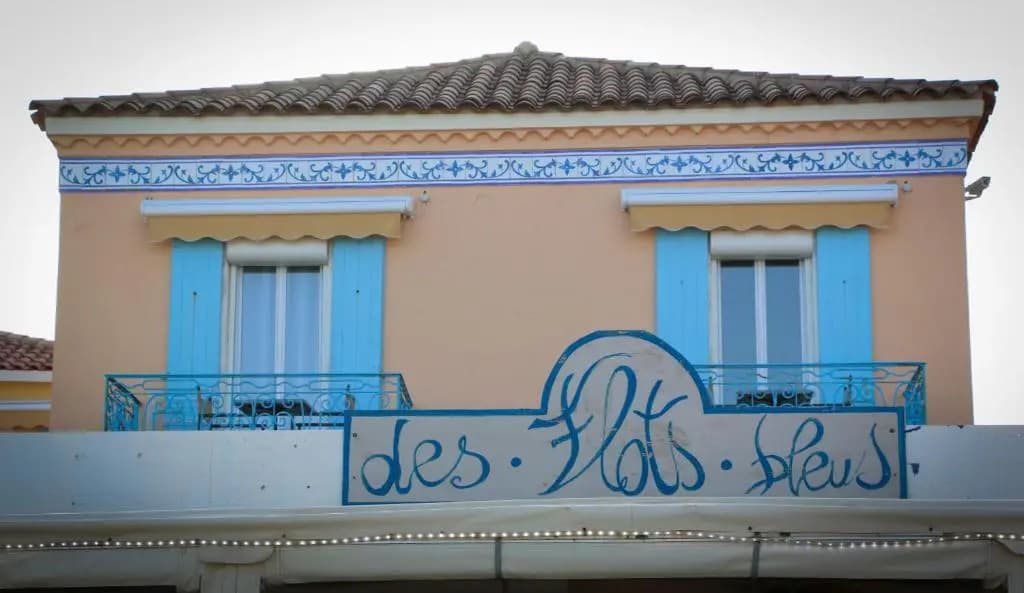 Hôtel Les Flots Bleus - Photo 1