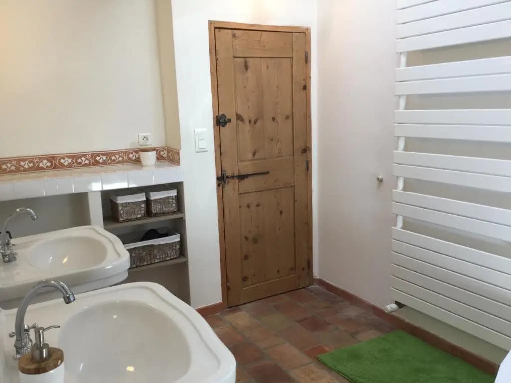 Joli Mas Provençal du 19ème Siècle Avec Grande Piscine Privée, Situé Au Calme, En Campagne de Lacoste, Au Cœur du Luberon,...