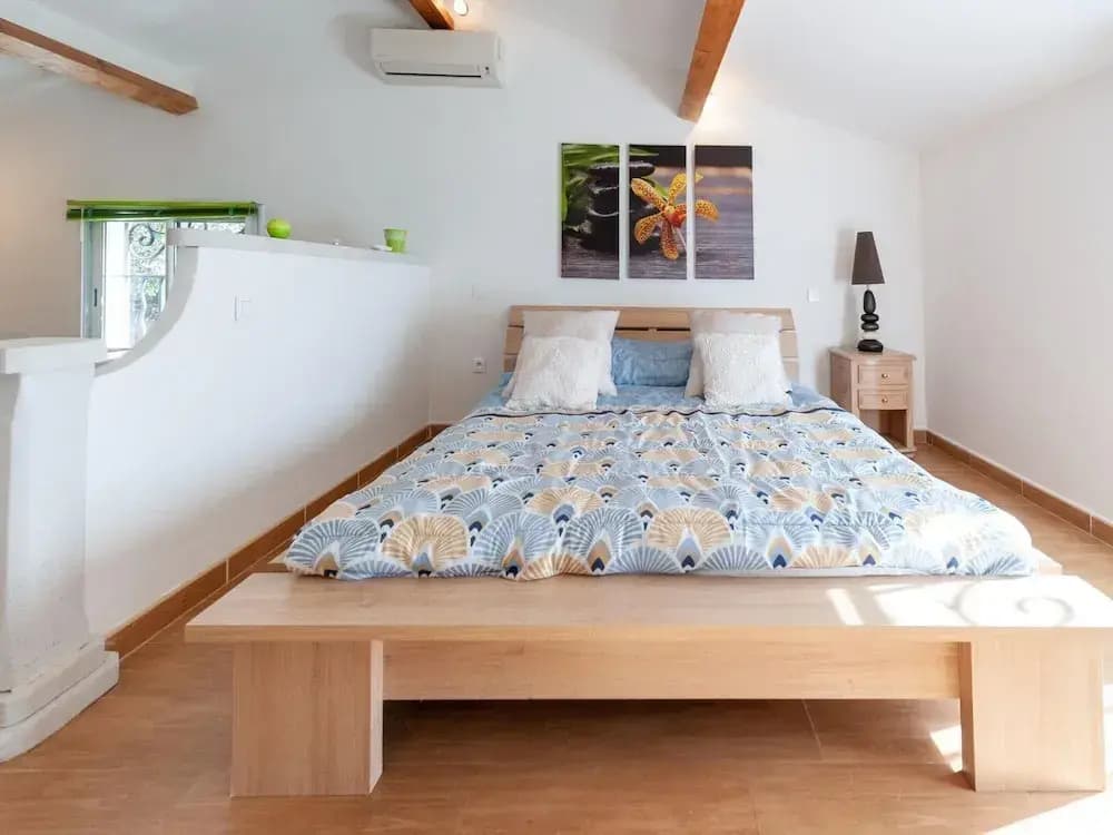 Beautiful Holiday Home With Garden - Photo 4