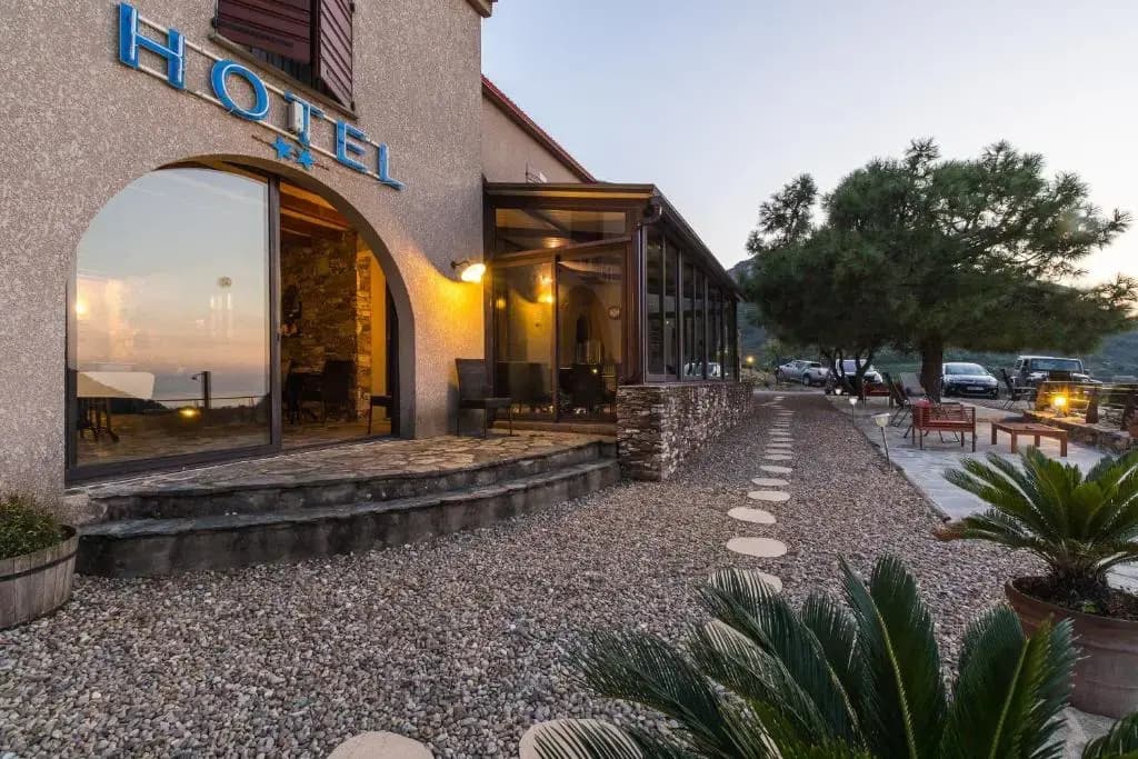 Auberge Lustincone - Photo 1