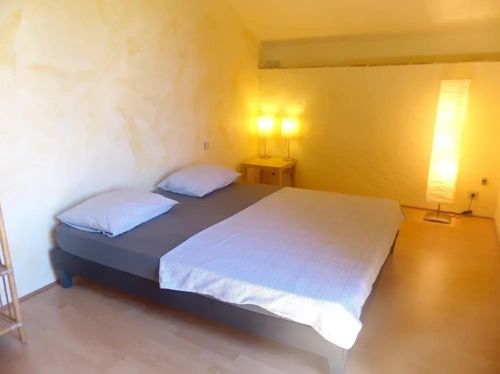 Villa With 5 Bedrooms in Uchaux, With Wonderful Mountain View, Private - Photo 5