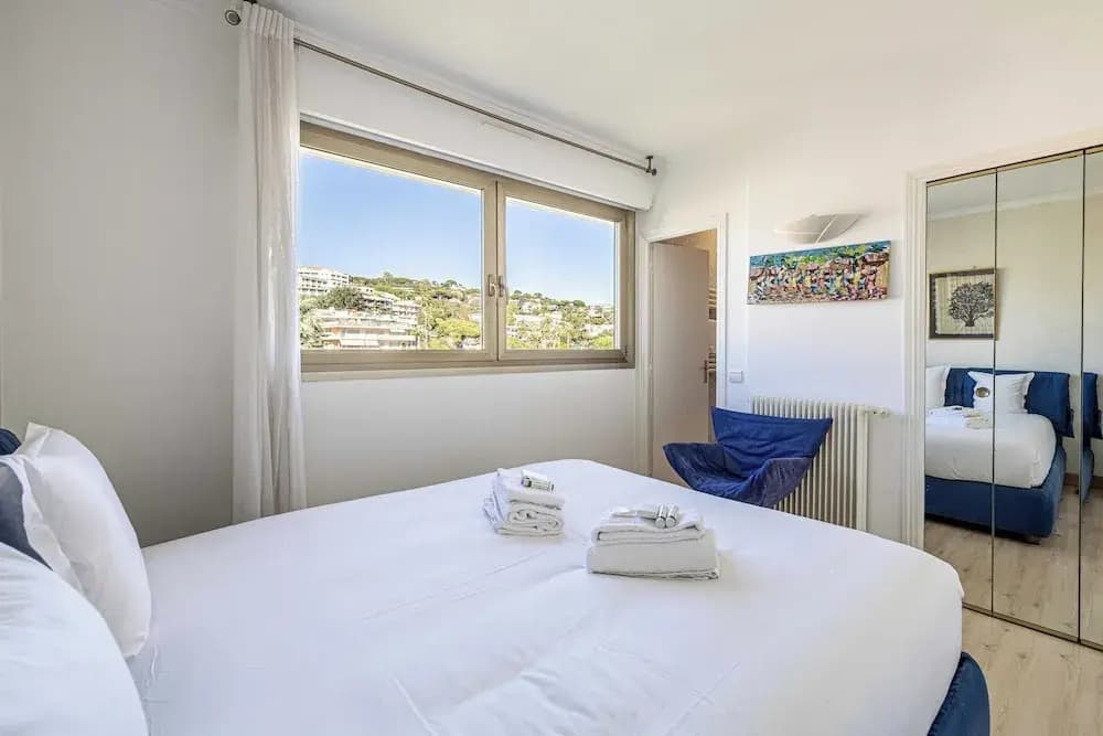 Bright Apartment With Terrace and Sea View - Photo 1