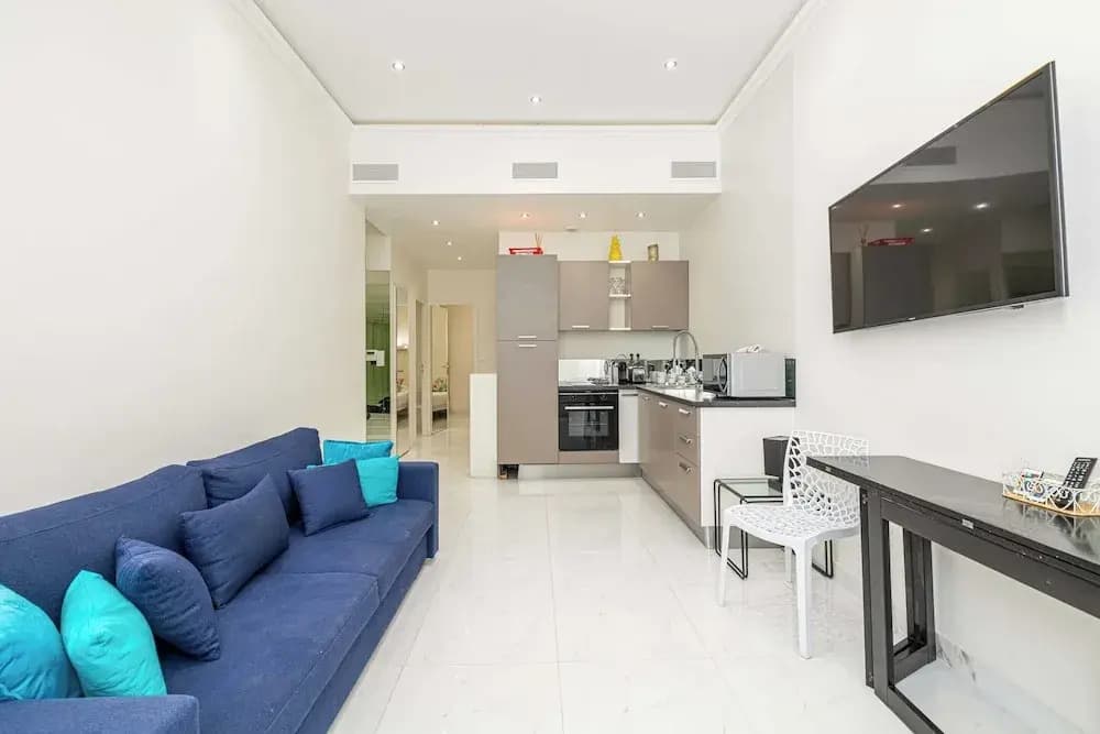 Beautiful Two Bedroom Apartment Near Croisette - Photo 3