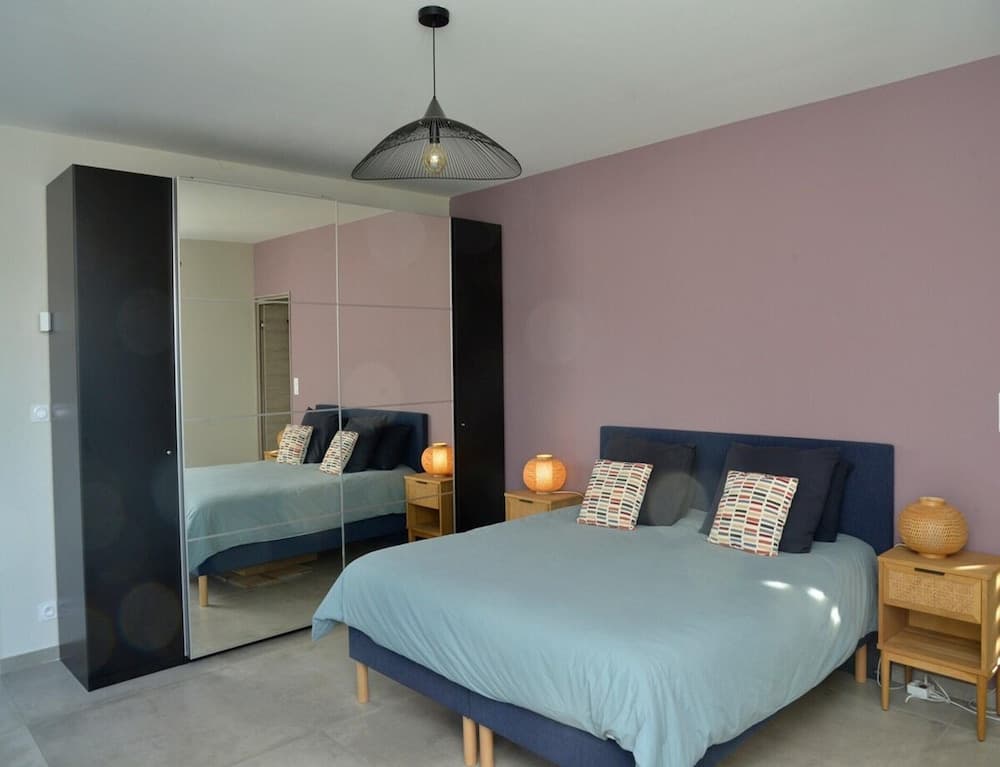 Gorgeous Mansion for 6 in Barjac - Photo 2
