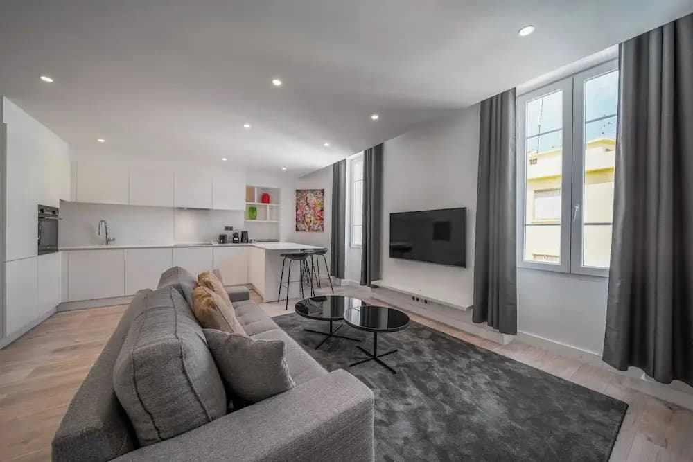 Charming Apartment 100m From the Old Port - Photo 3